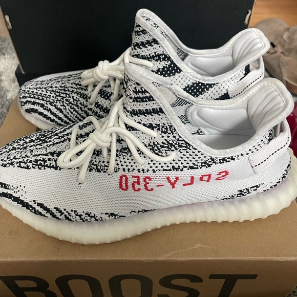 Yeezy Boost 350 V2 Zebra